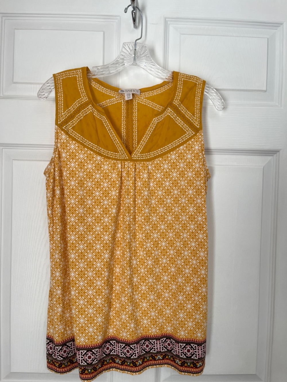 Eliane Rose Women's M Yellow/White Geometric V-Neck Sleeveless Tank
Blouse